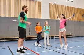 杜兰特联手文班亚马！马刺重磅引援，冲击NBA未来